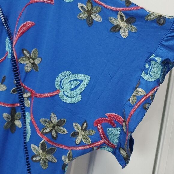 LIV Los Angeles Women’s Floral Embroidered, Butterfly sleeve Blouse, Size 1 X - Picture 5 of 6